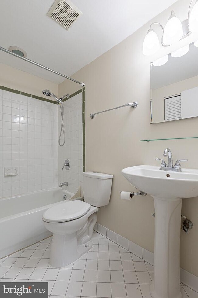 Building Photo - 18728 Nathans Pl