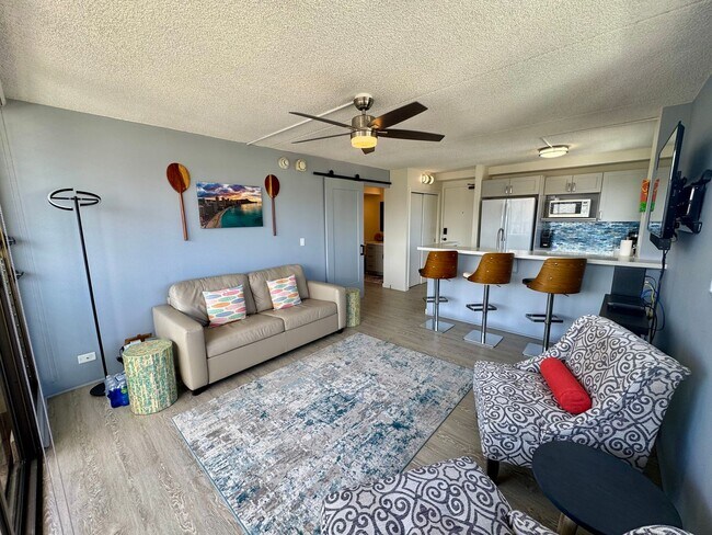 Building Photo - 2240 Kuhio Ave