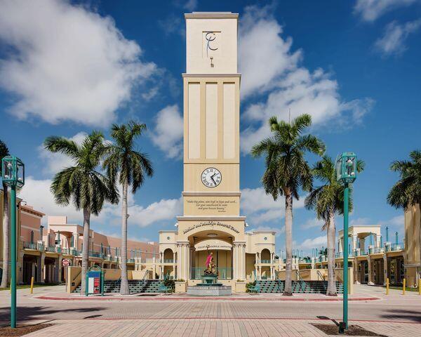 Building Photo - 401 NE 10th Terrace