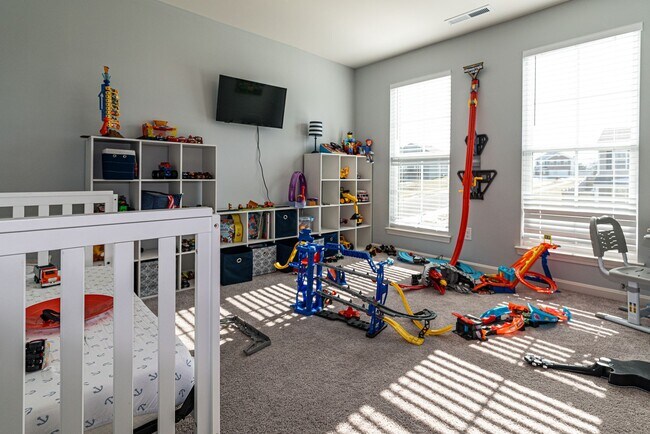 Building Photo - Spacious 4-Bedroom, 2.5-Bath Home for Rent...