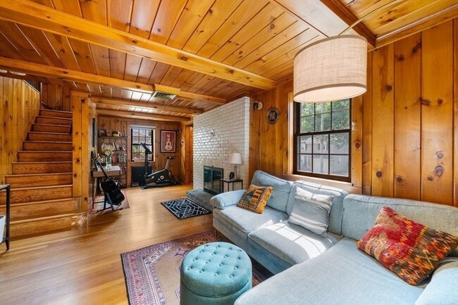 Building Photo - 31 Braeburn Rd