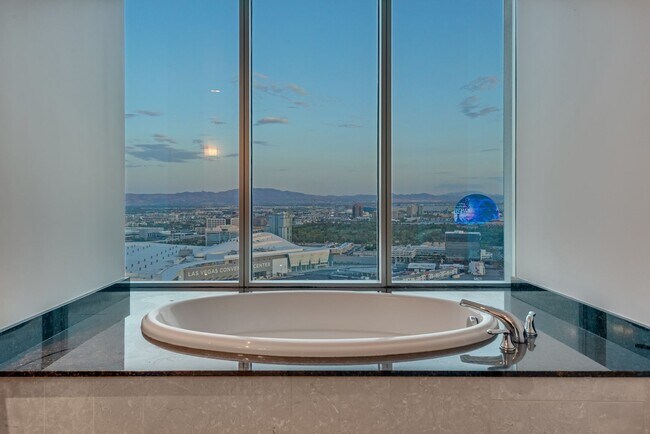 Building Photo - Sky Las Vegas - 2809