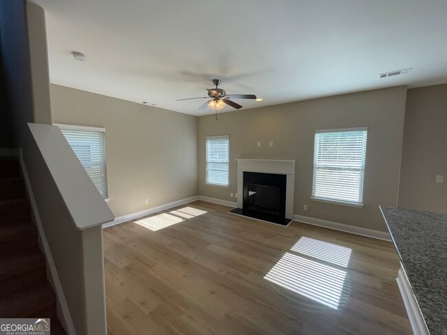 Building Photo - 495 Kirkland Dr