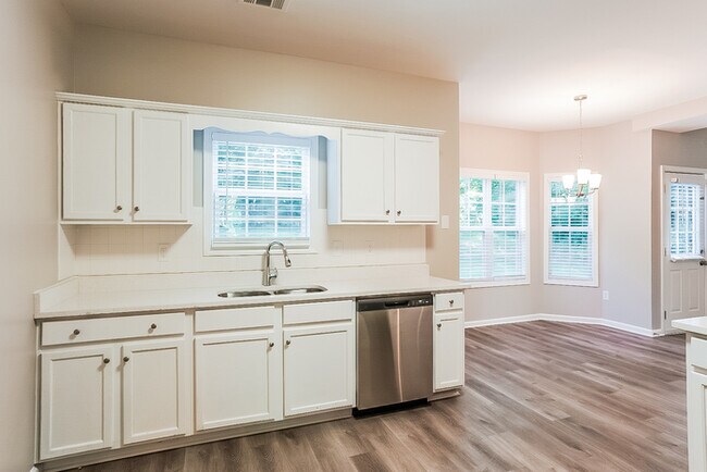 Building Photo - 900 Terrace Mill Dr