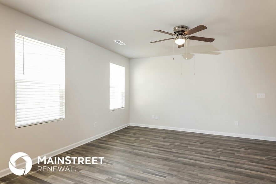 Building Photo - 427 Winsley Dr