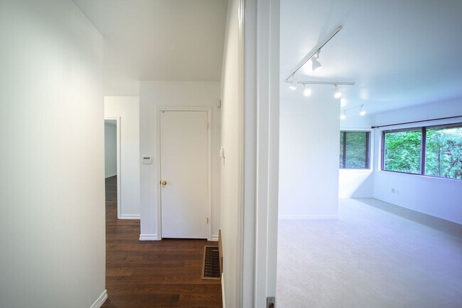 Building Photo - Greenleaf House: A Sustainable and Eco-Friendly Home!