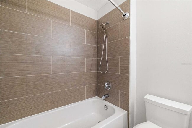 Building Photo - 9412 Lake Chase Island Way