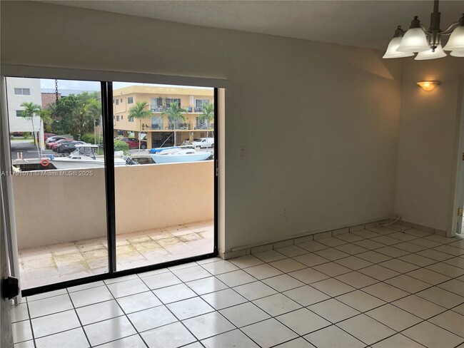 Building Photo - 3582 NE 171 St