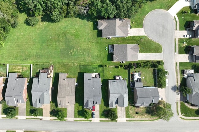 Building Photo - **2019-BUILT EXECUTIVE HOME IN A CUL-DE-SA...