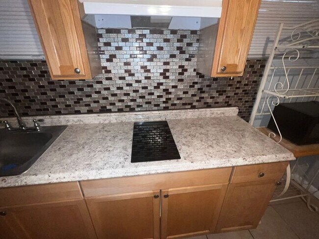 Building Photo - 8362 Cristobal Cir