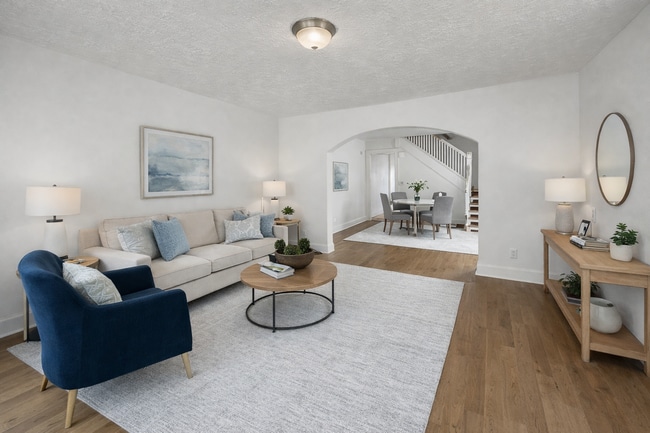 Building Photo - 1133 Lasalle St