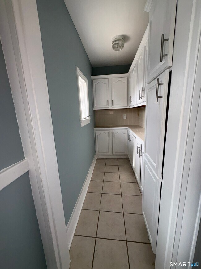 Building Photo - 1045 Cooke St