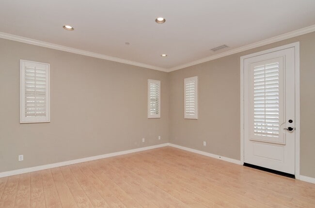 Building Photo - Stunning Upgraded Home in Irvine’s Premier Woodbury Community
