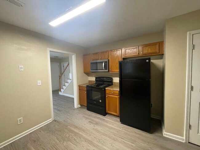Building Photo - 3733 Kadey Dr