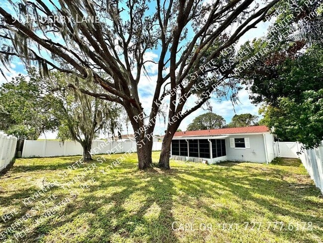 Building Photo - 2BR/1BA Pet Friendly Home in Port Richey