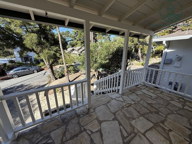 Building Photo - Newly Remodeled One Bedroom Carmel-by-the-...