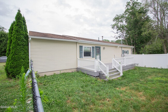 Building Photo - 3275 Maryvale Dr
