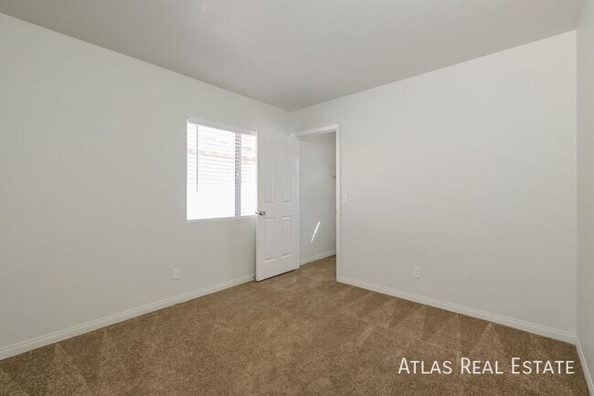 Building Photo - 8906 Chapman Point