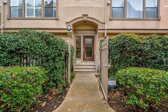 Building Photo - 2422 Dorrington St