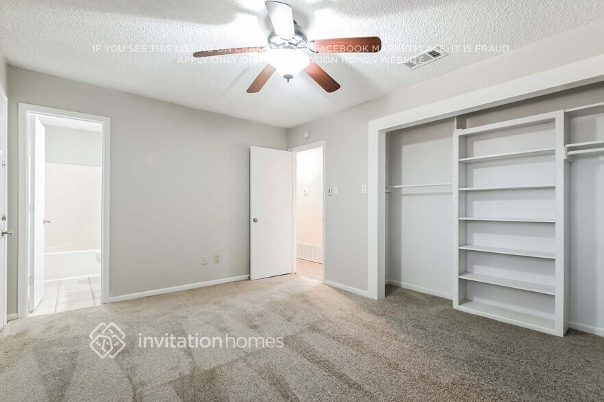 Building Photo - 203 Briar Creek Dr