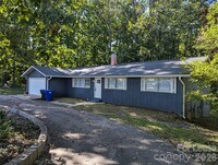 Building Photo - 3208 Charlotte Hwy