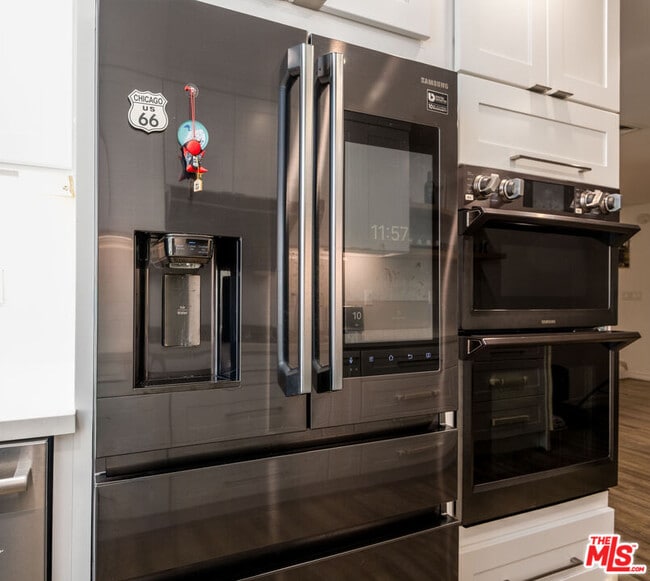 Building Photo - 5848 Canterbury Dr