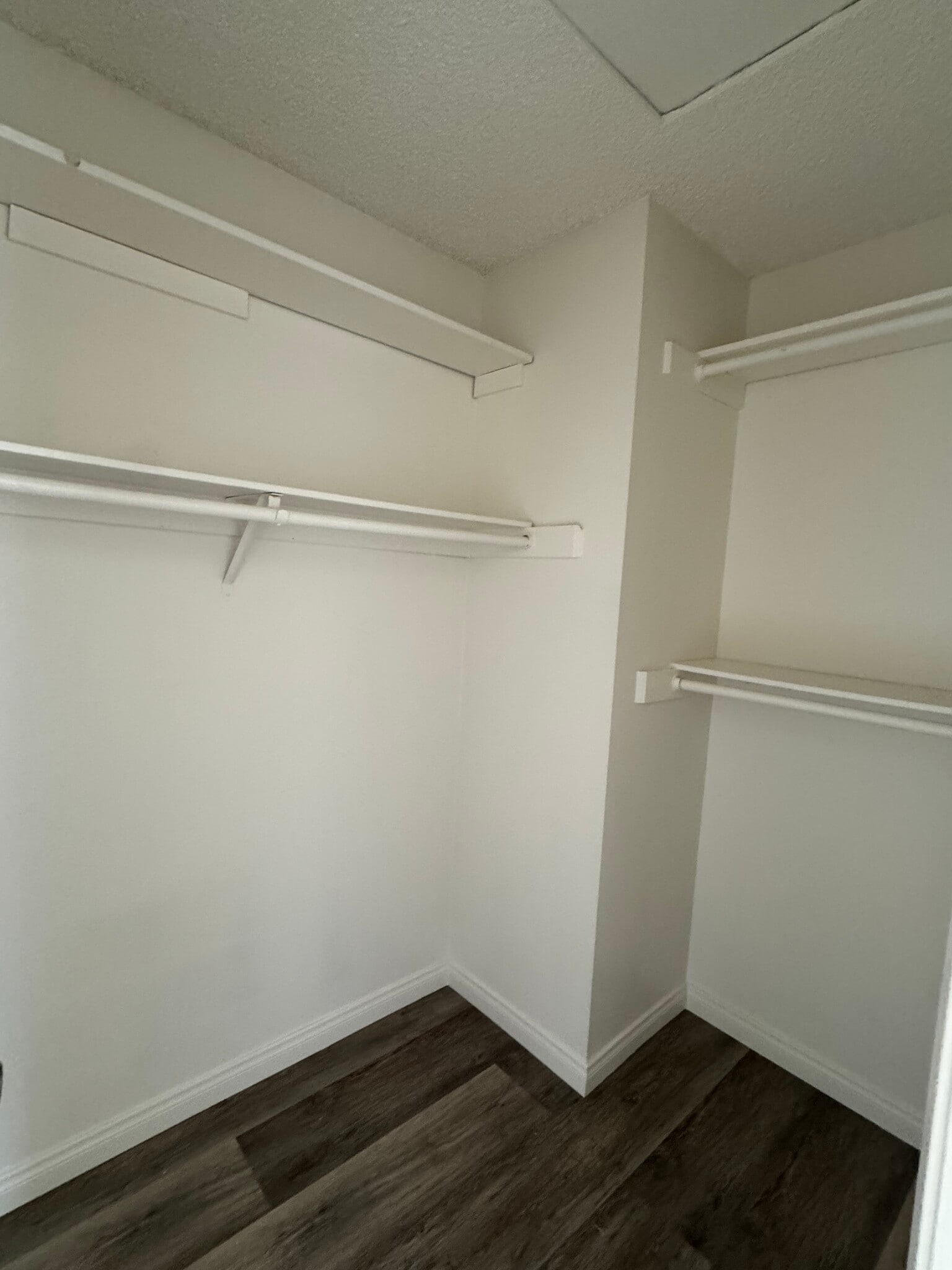 Walk in Closet - 4048 Maxson Rd