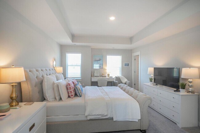 Building Photo - 517 Swanholme Dr