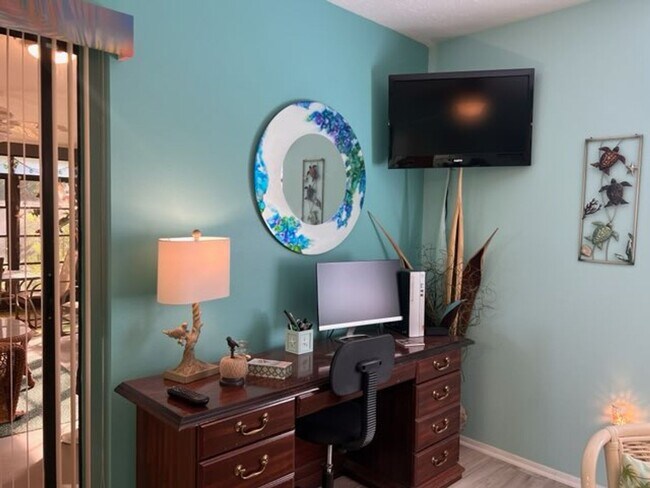 Building Photo - Bring your dog!  2 bedroom, 2 bath, Single family home in South Venice