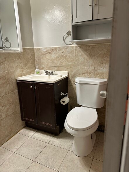 Building Photo - 18637 140th Ave