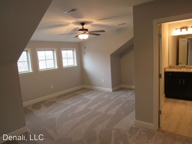 Building Photo - 3 br, 3 bath House - 222 Castle Downs Lane...