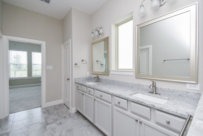 Building Photo - 19535 Shady Hike Ln