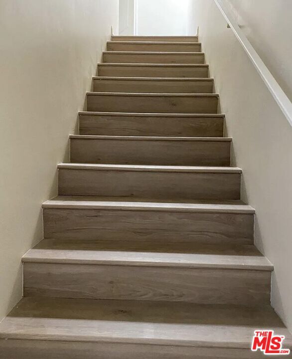 Building Photo - 567 S Wilton Pl