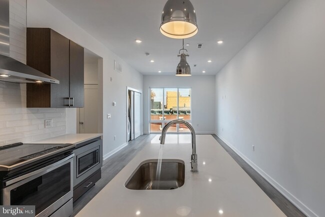 Building Photo - 710 N 16th St