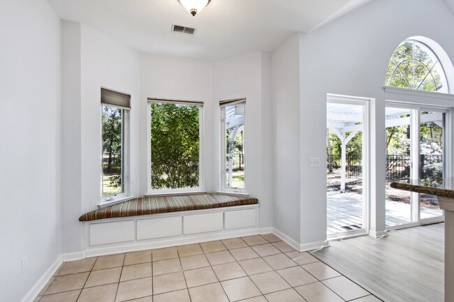 Building Photo - 173 Sumter Square