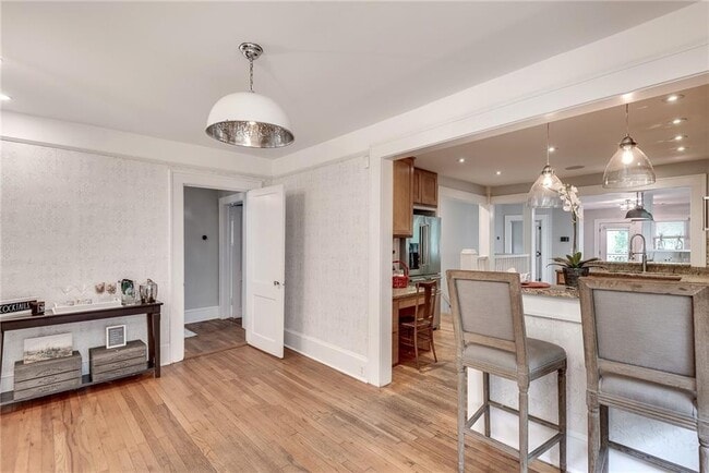 Building Photo - 953 Gilbert St SE