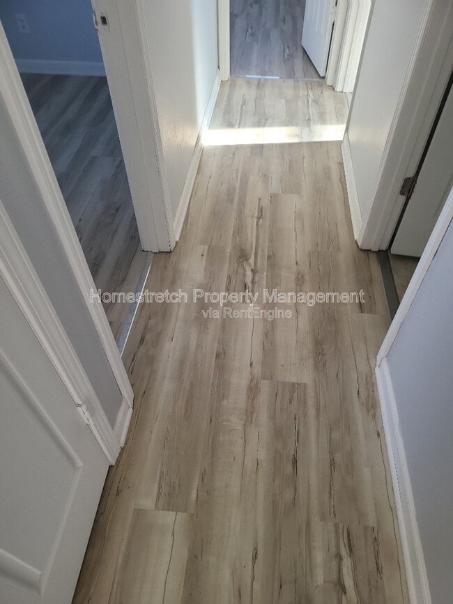 Building Photo - 850 St Bartholomew Dr