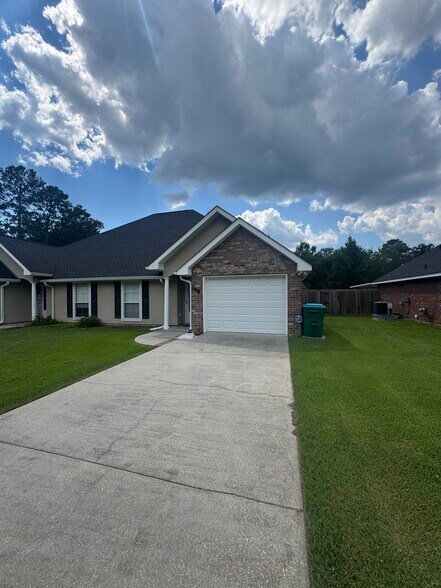 Building Photo - 146 S Gate Dr
