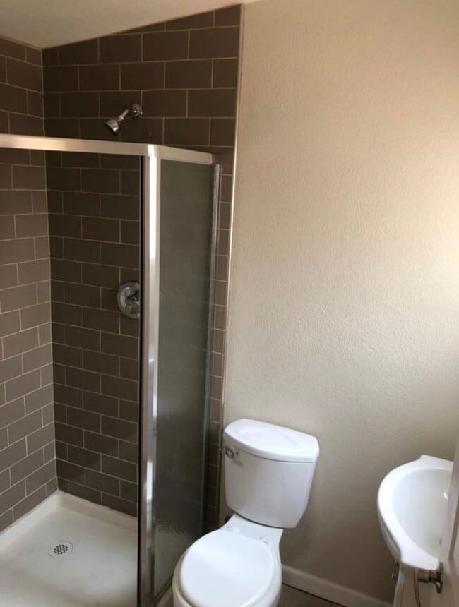 Building Photo - 5404 Rockwell Dr