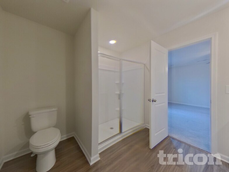 Building Photo - 1426 Cattleman Acrs Dr