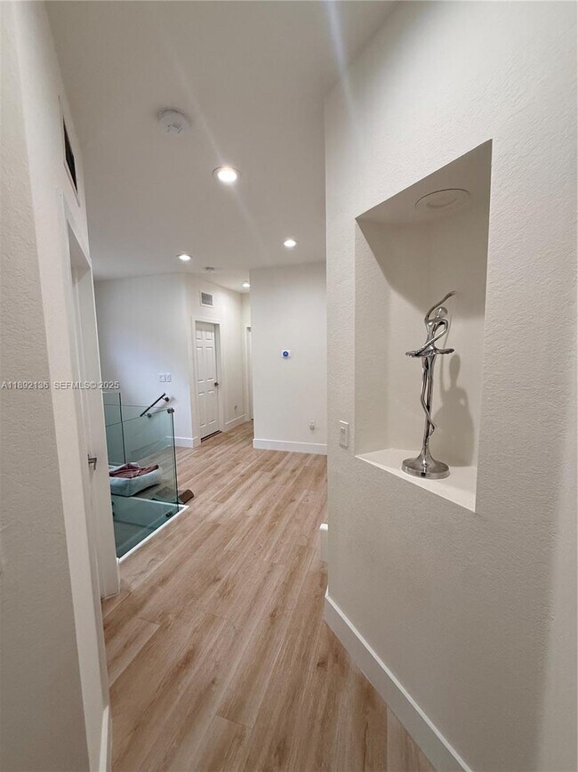 Building Photo - 8640 NW 101st Pl