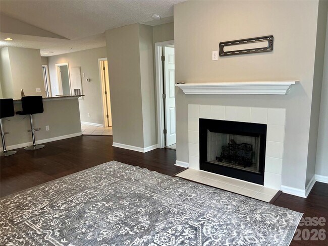 Building Photo - 751 Southwest Dr