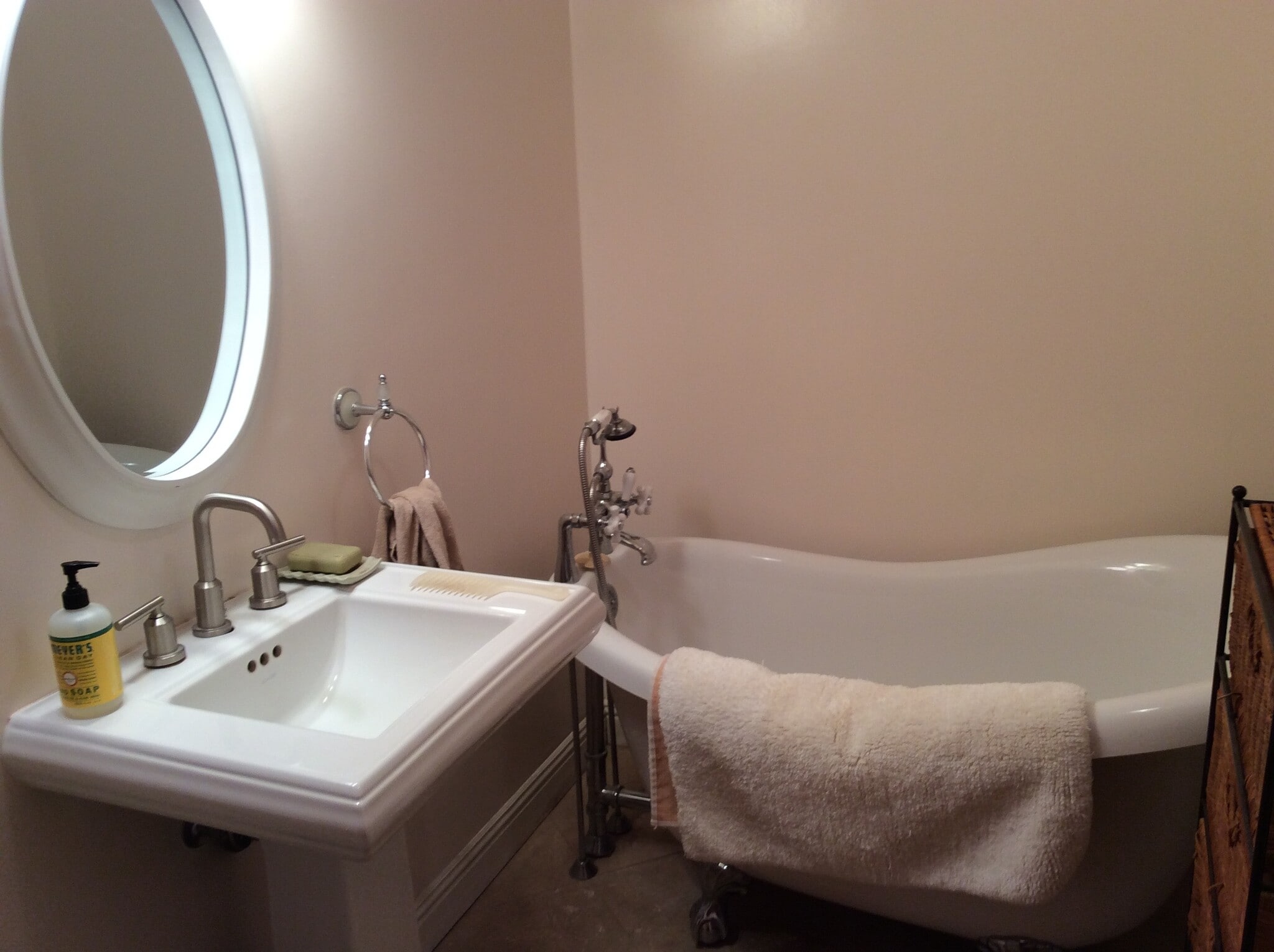 Building Photo - 23294 Red Rock Rd