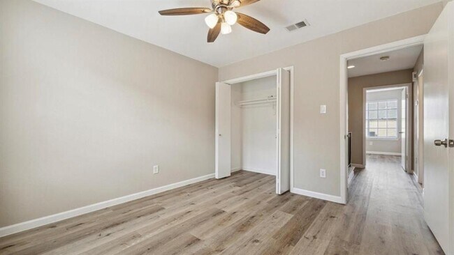 Building Photo - 4030 Belle Park Dr