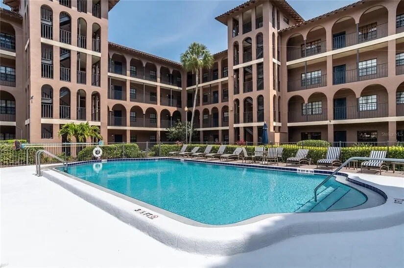 Building Photo - 6100 Gulfport Blvd S