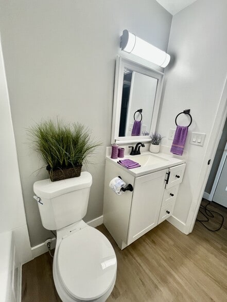 Building Photo - 941 Lewelling Blvd