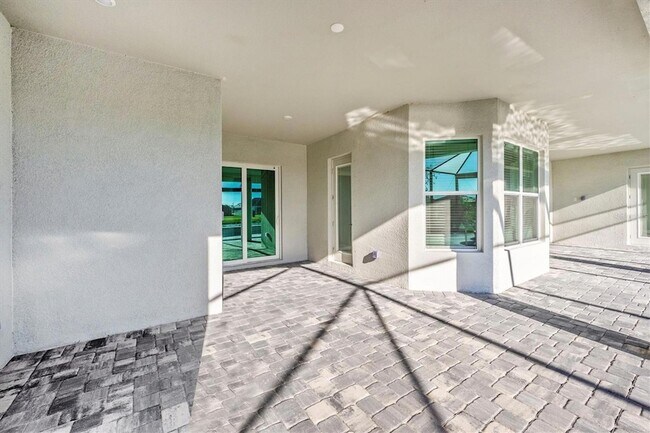 Building Photo - 12655 Wellen Golf St