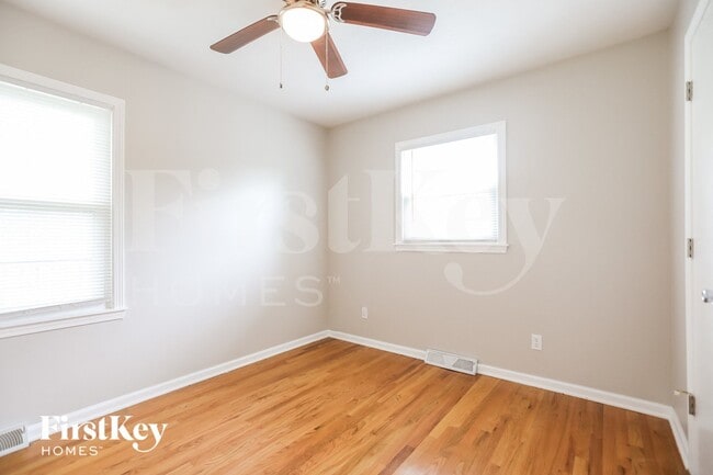 Building Photo - 10510 W 90th St