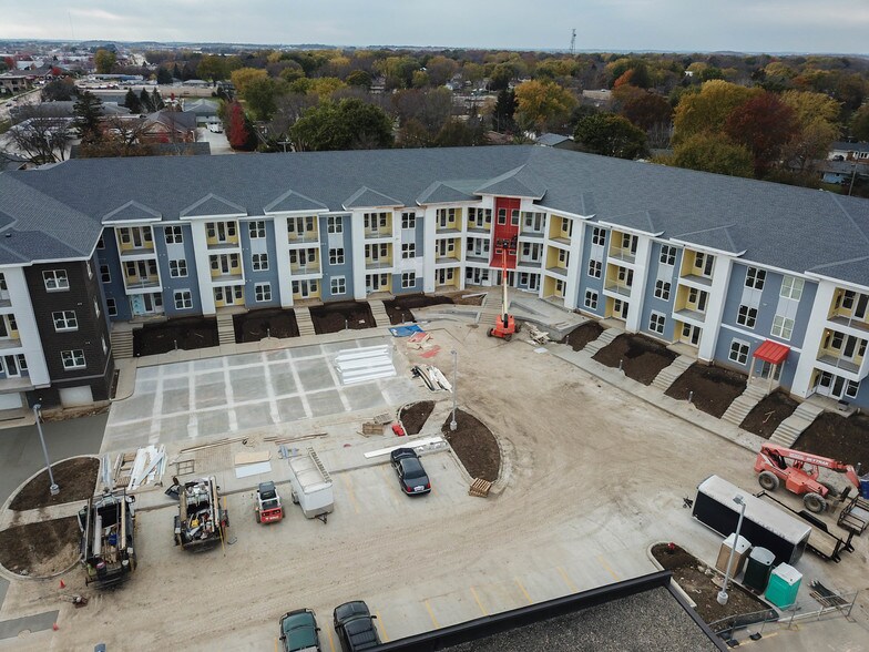 The McHenry 1120 W Main St Sun Prairie WI 53590 Apartment Finder