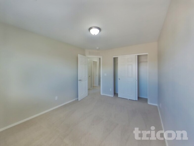 Building Photo - 34113 N Alison Dr